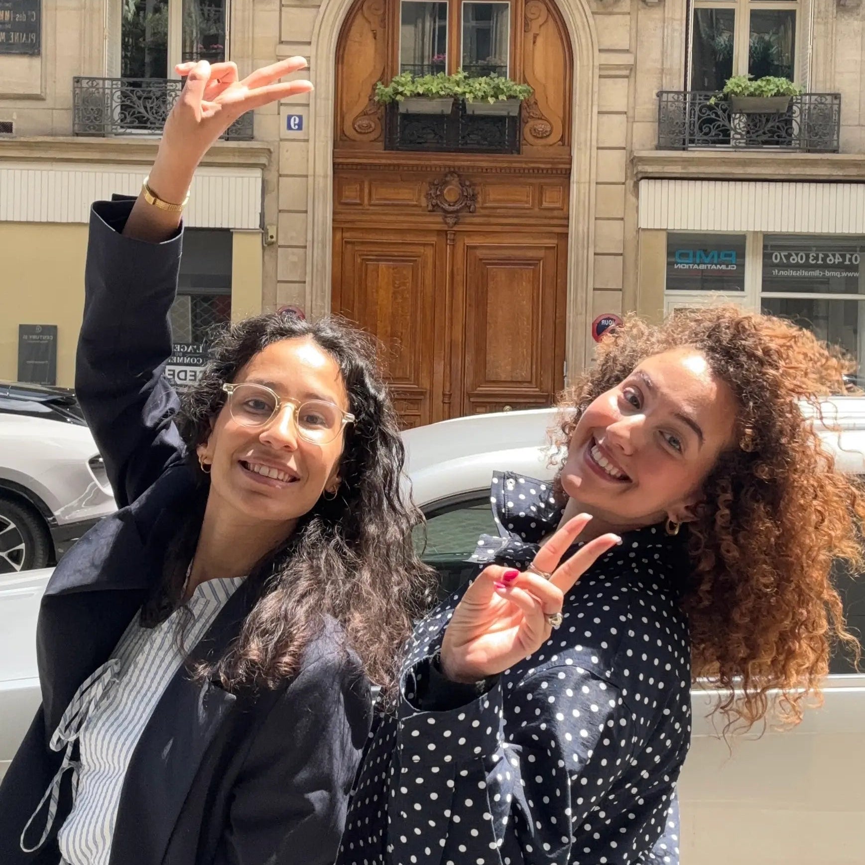 deux fondatrices de la marque qui sourient
