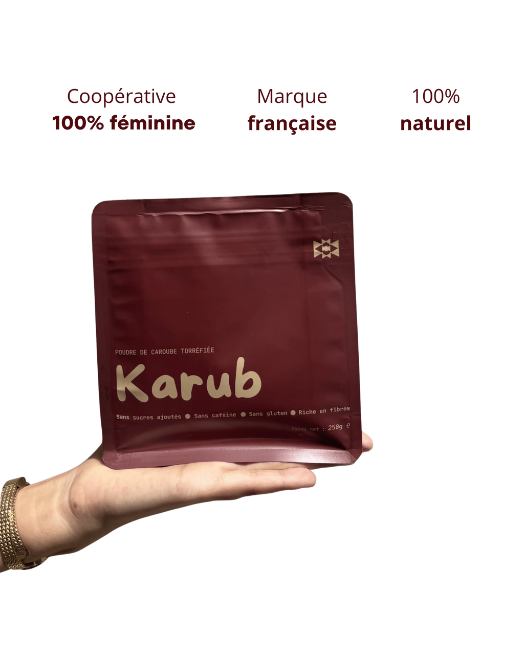 sachet poudre de caroube avec ecrit 100 pourcent naturel, cooperative 100 pourcent feminine et marque française